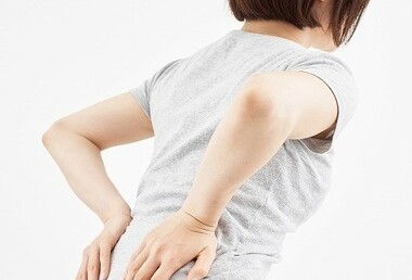 椎間板ヘルニアは治るの？痛みの原因と治療法‼　